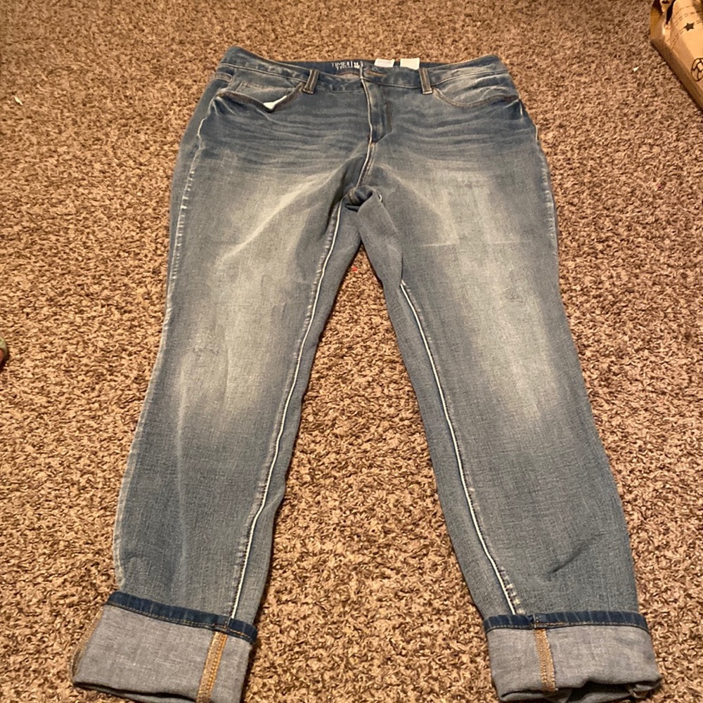 Cute skinny high rise jeans very comfy